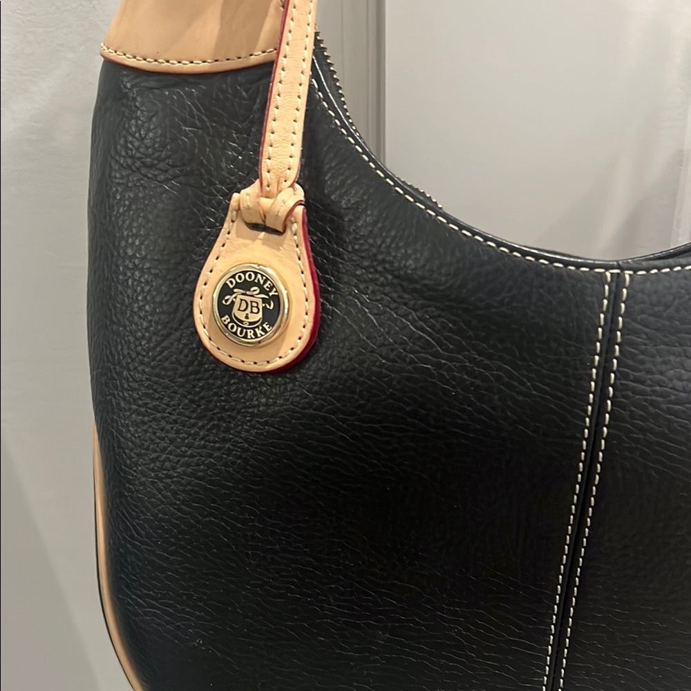 Black Dooney and Bourke purse - Picture 7 of 13
